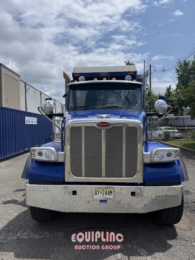2023 Peterbilt 567