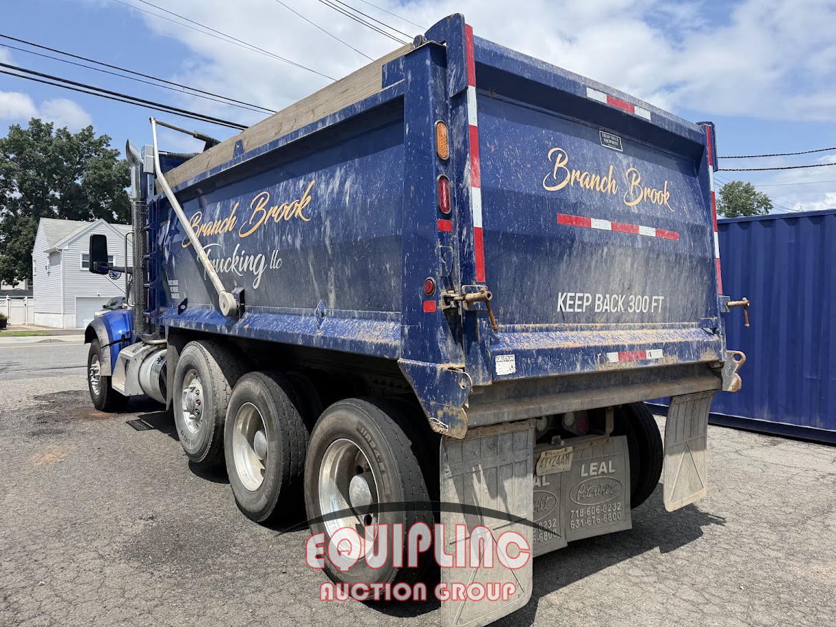 2023 Peterbilt 567