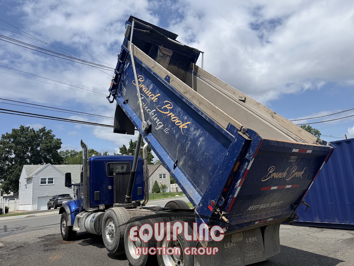 2023 Peterbilt 567