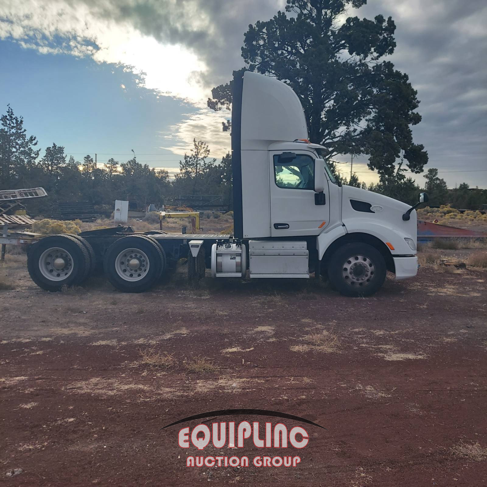 Photo of 2017 Peterbilt 579