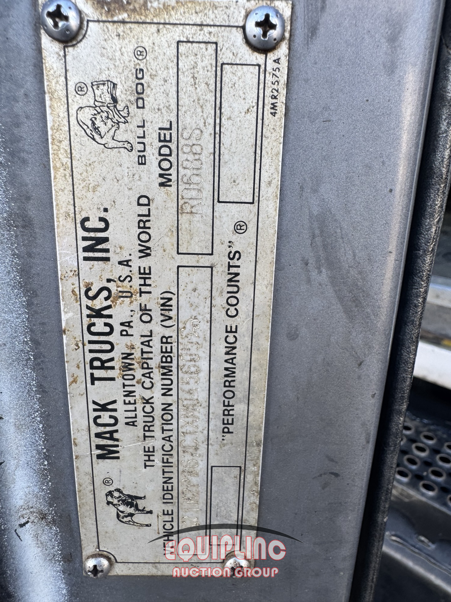 1999 Mack RD688S