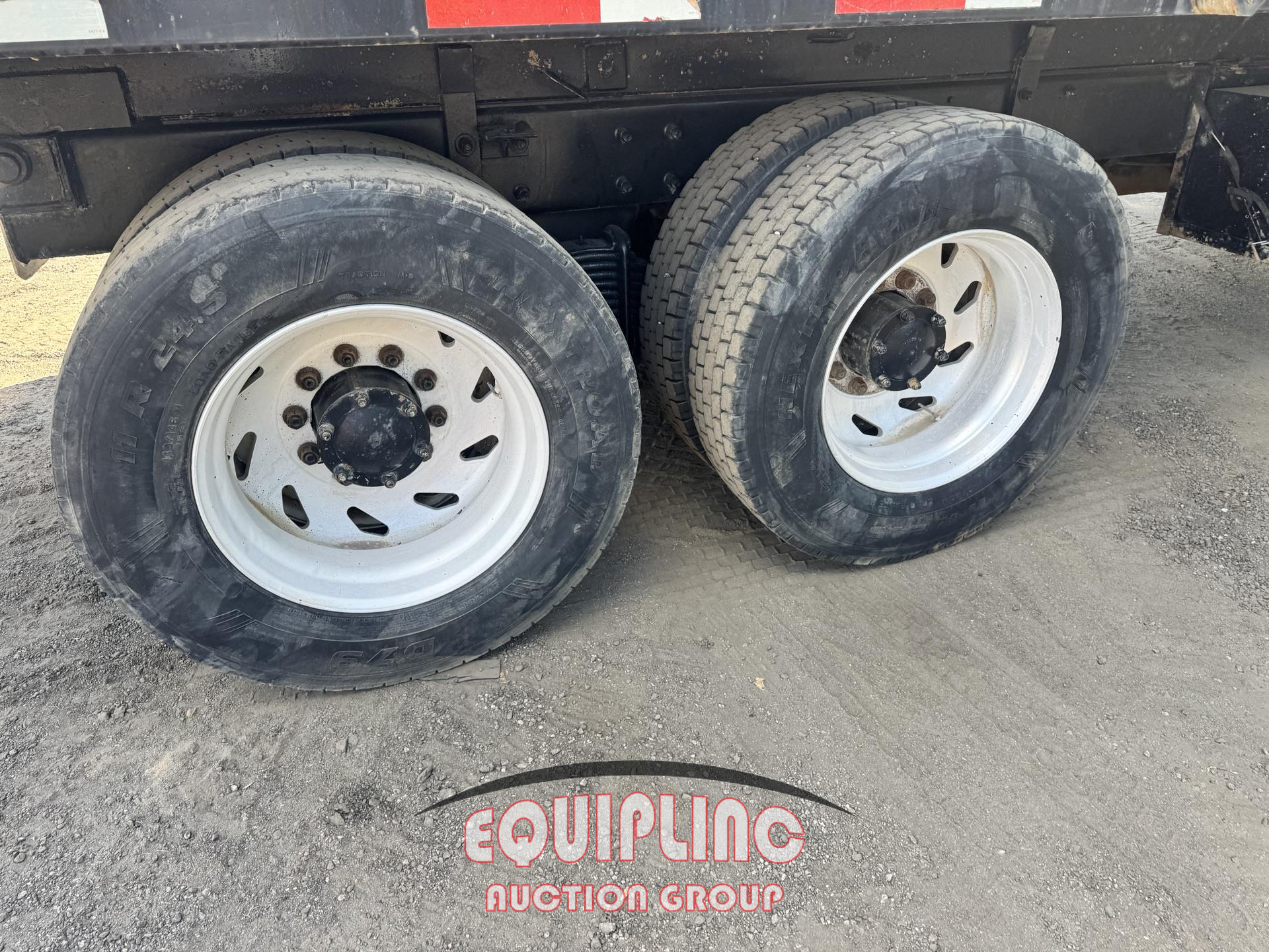 1999 Mack RD688S
