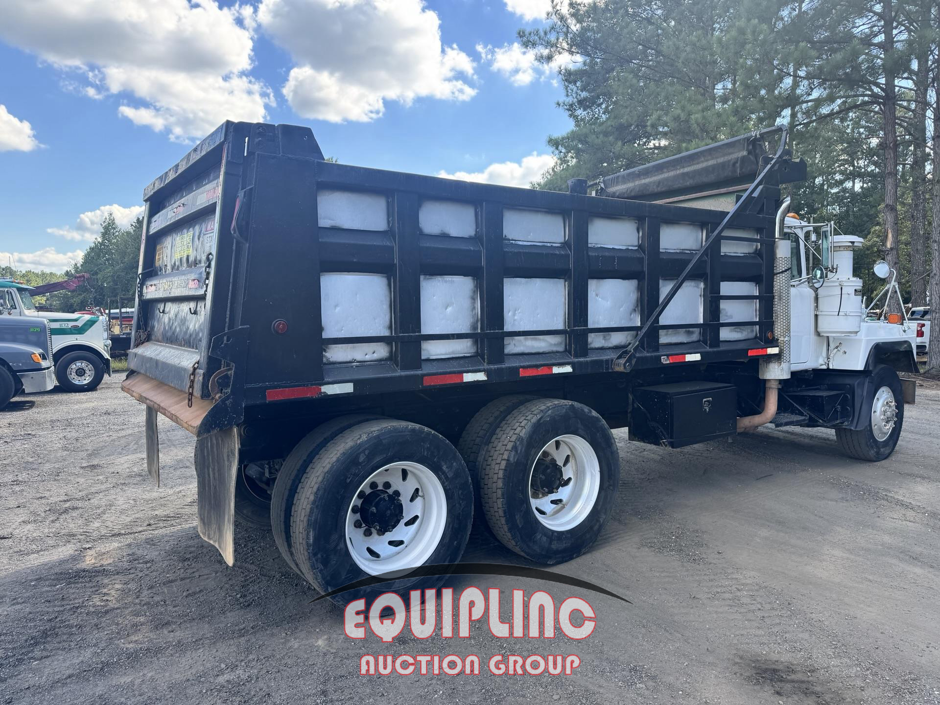 1999 Mack RD688S