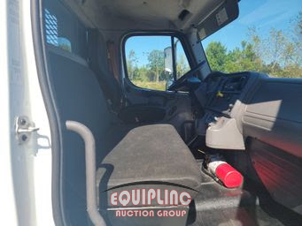 2017 Freightliner M2 106