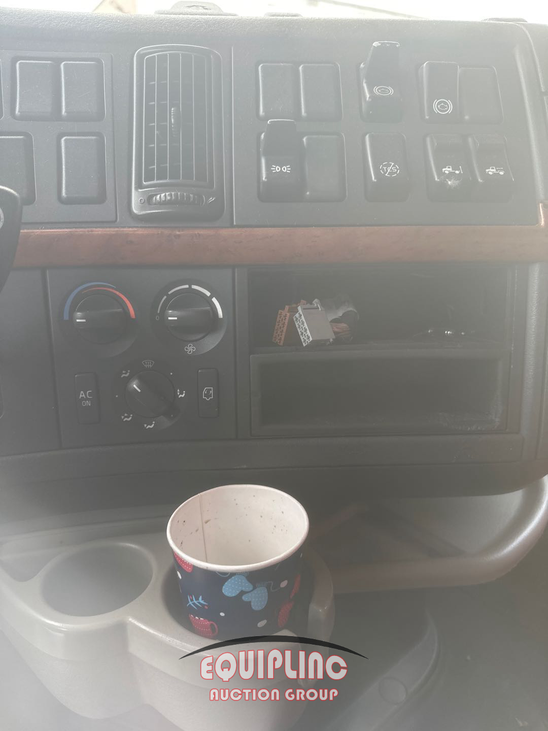 2009 Volvo VNL