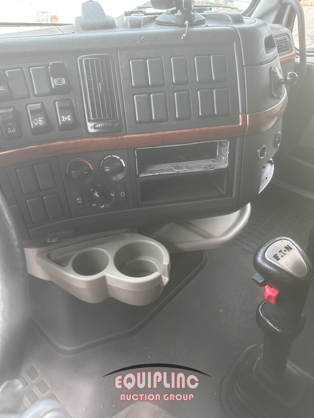 2006 Volvo VNL