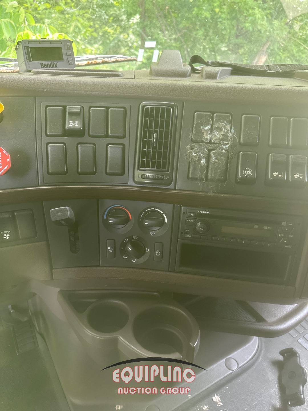 2015 Volvo VNL