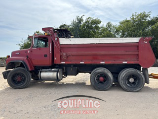 1996 Ford 8000