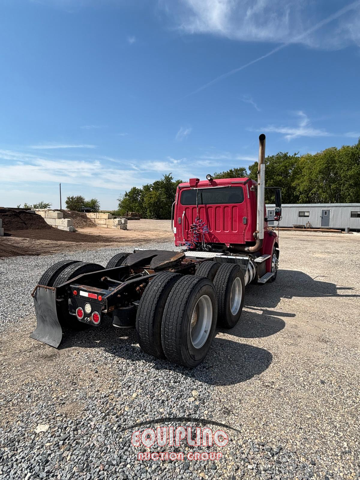 2011 Freightliner M2