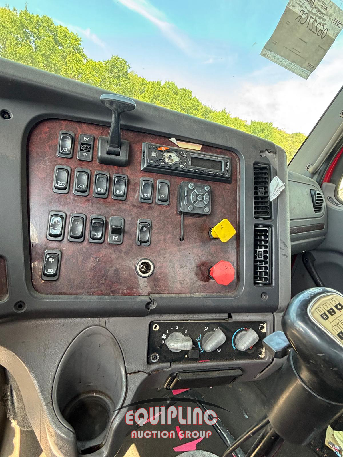2011 Freightliner M2
