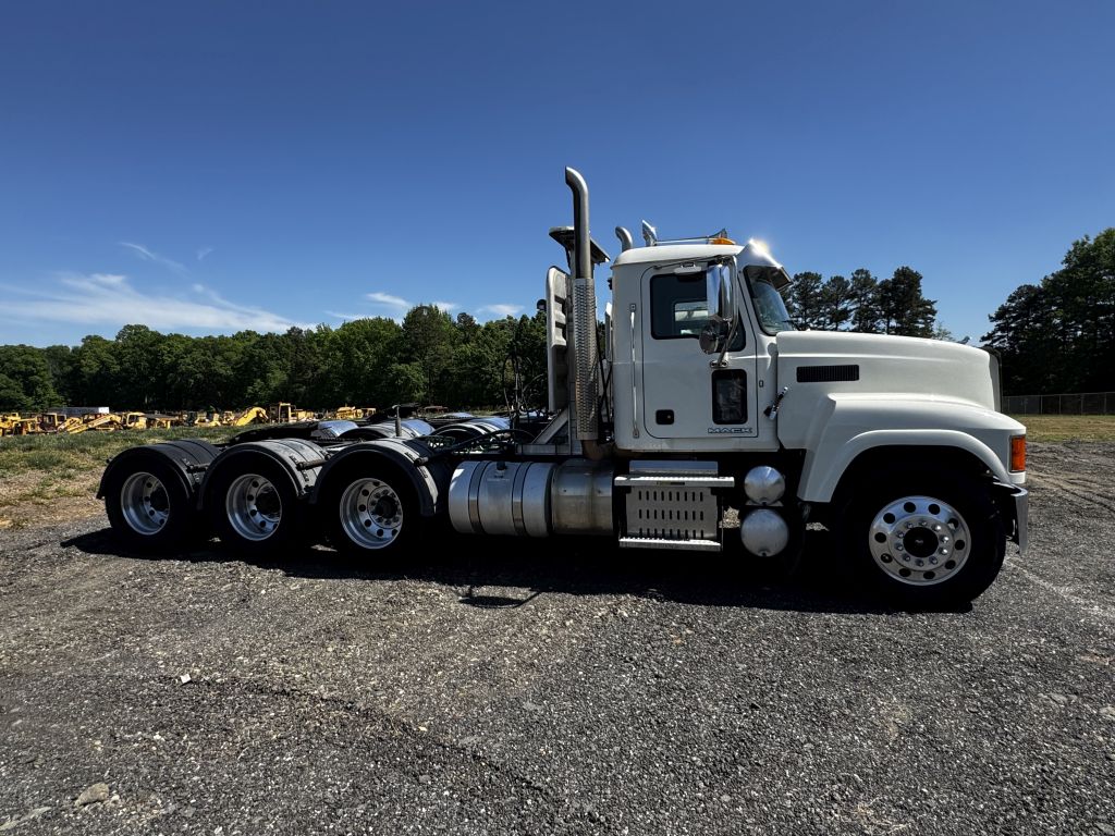 2014 MACK PINNACLE CHU613