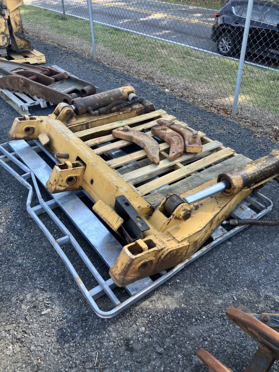 CAT 963C Multi-Shank Ripper