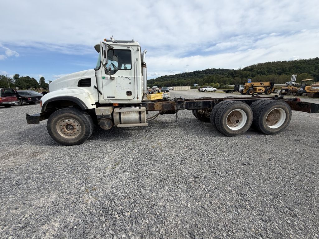 2007 Mack CV713
