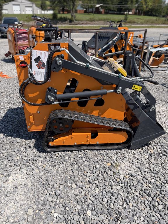 Land Honor Mini Skid Steer, Model LHR-T460S2