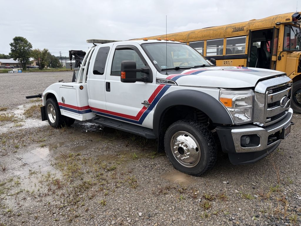 2011 Ford F550 SUPER DUTY