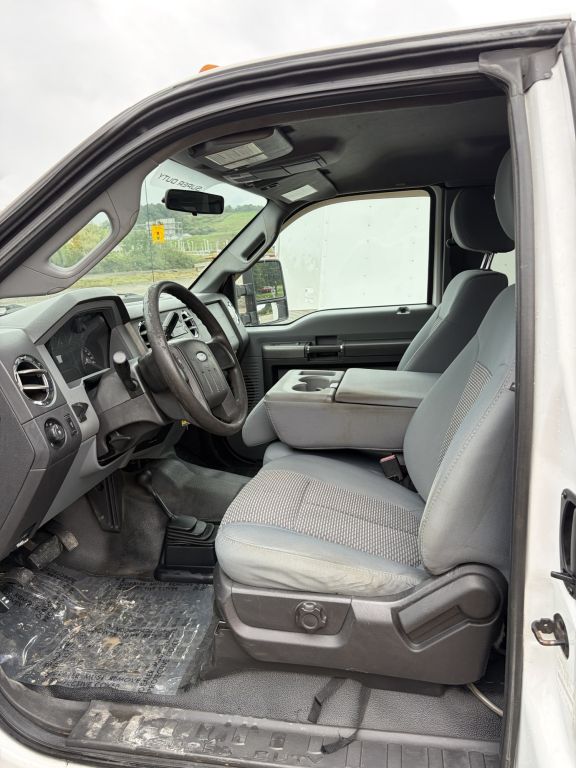 2011 Ford F550 SUPER DUTY