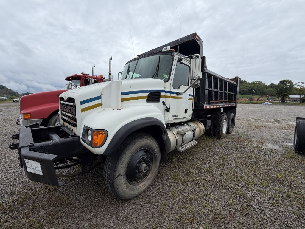 2006 Mack CV713