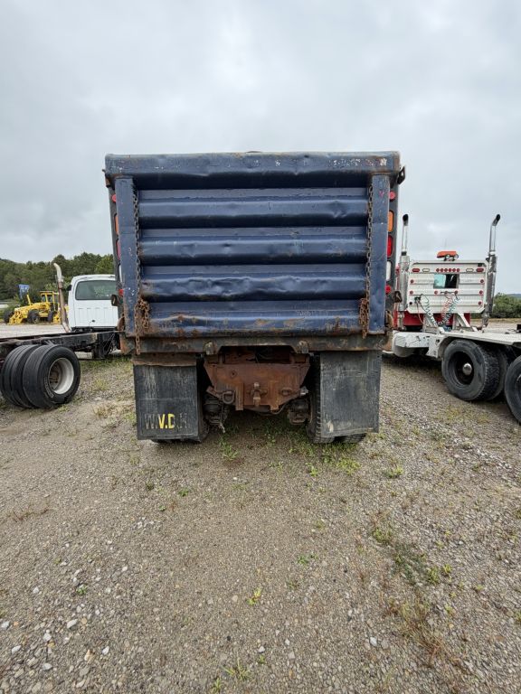 2006 Mack CV713