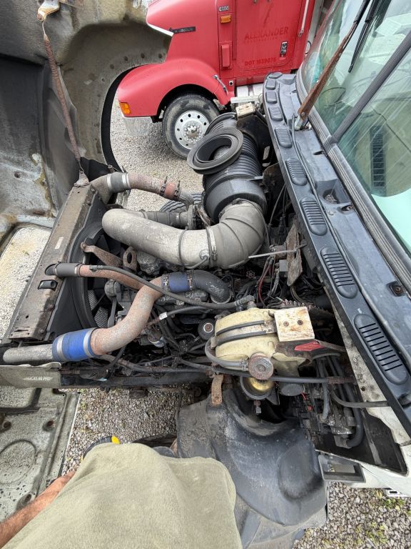 2006 Mack CV713
