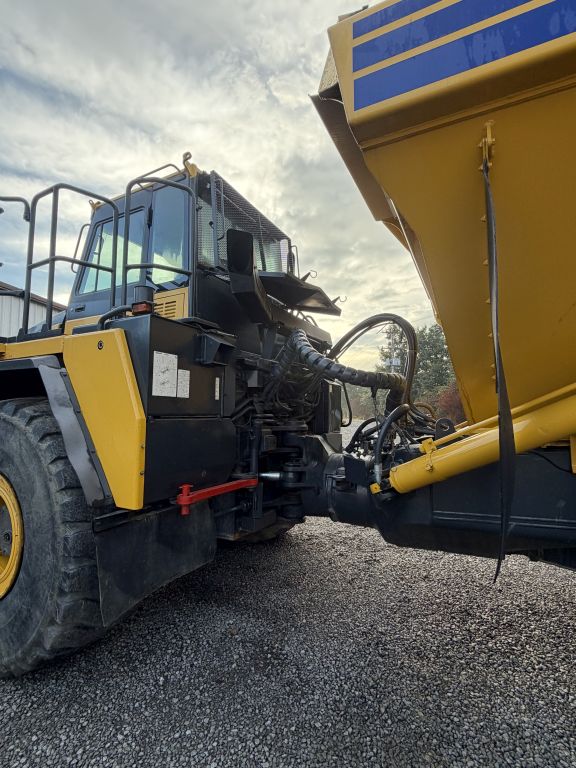 Komatsu HM400-3