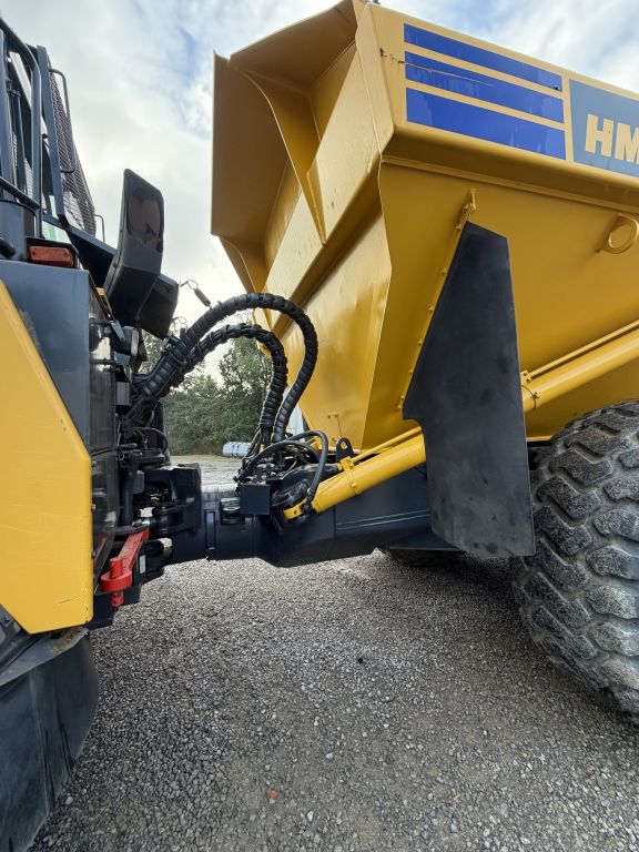 Komatsu HM400-3