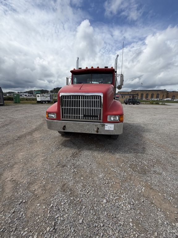 Photo of 1996 International 9400