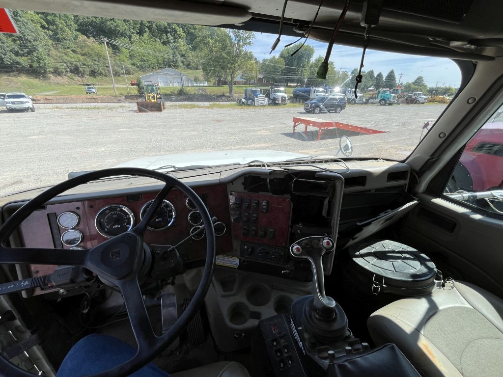 2004 International Harvester 5600I