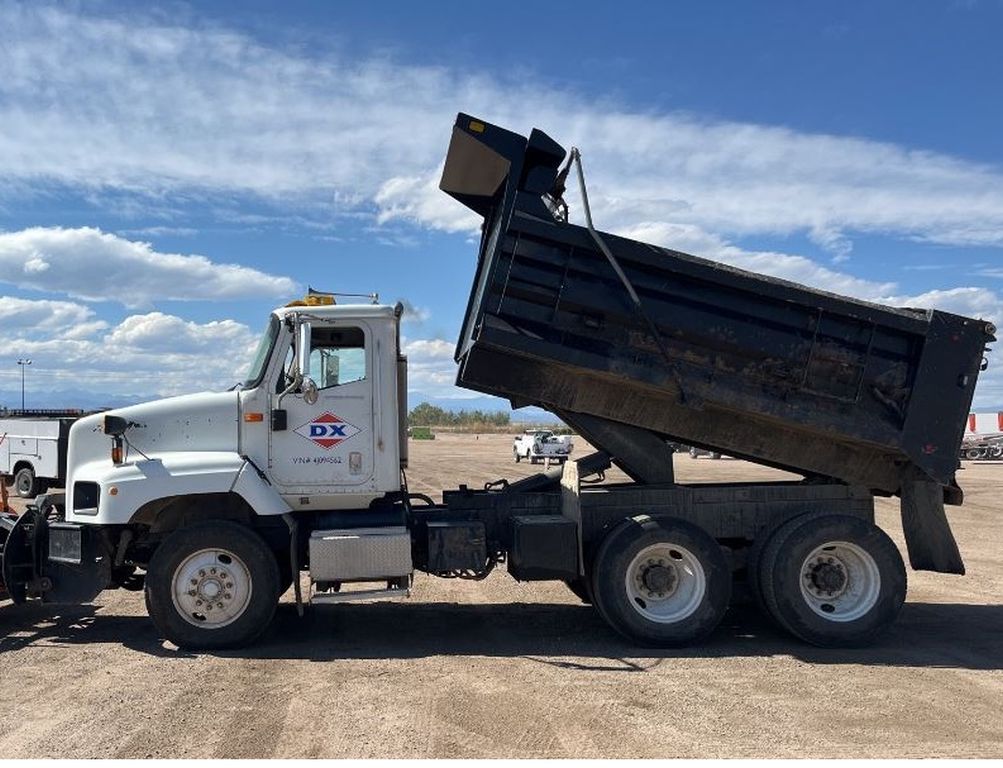 2004 International Harvester 5600I