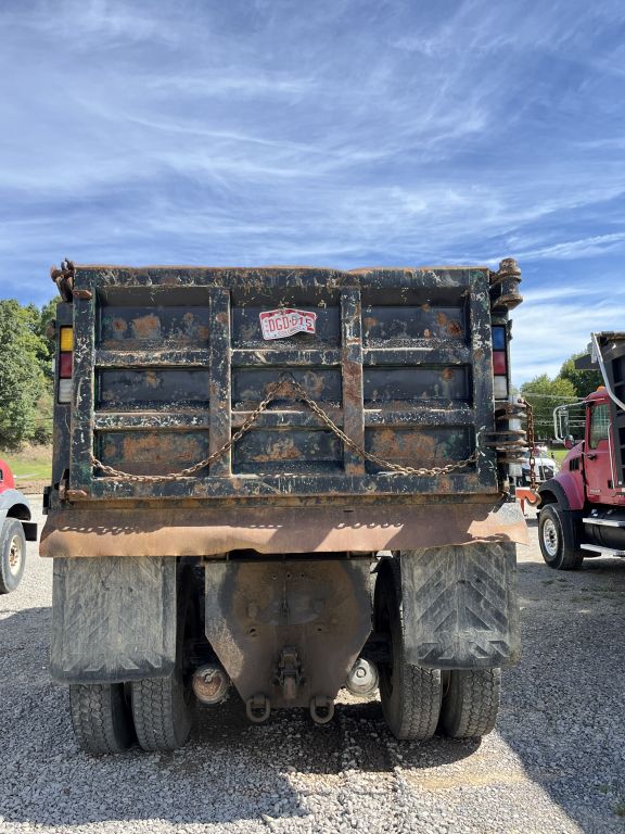 2004 International Harvester 5600I
