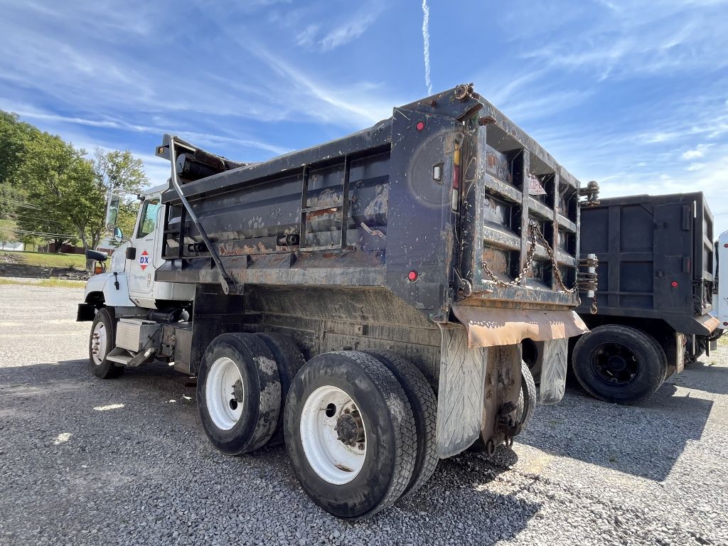 2004 International Harvester 5600I