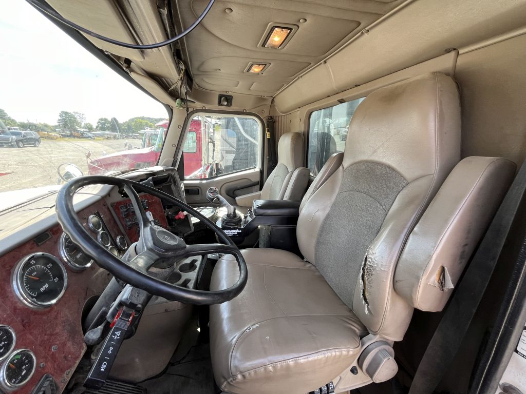 2004 International Harvester 5600I