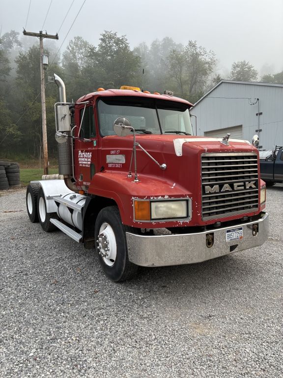 1994 Mack CH613