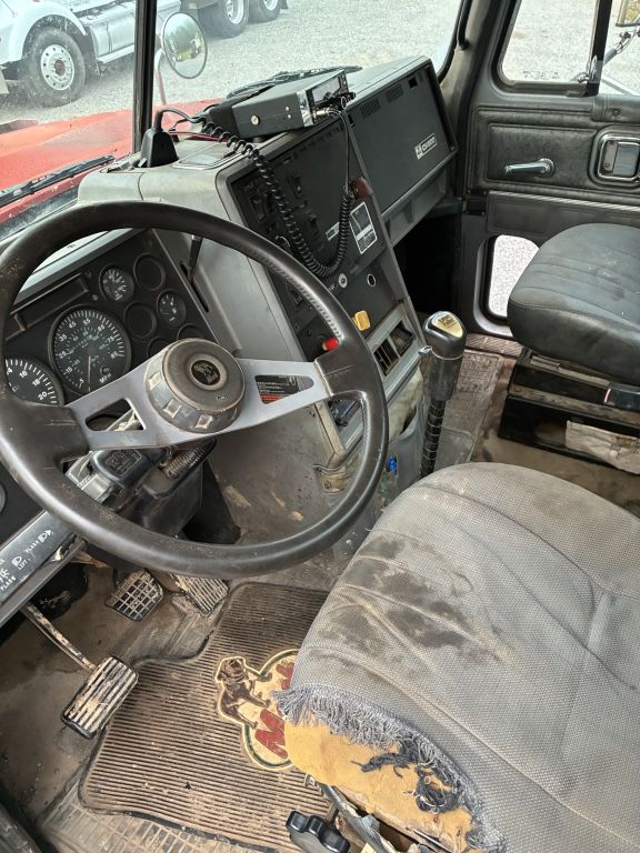 1994 Mack CH613