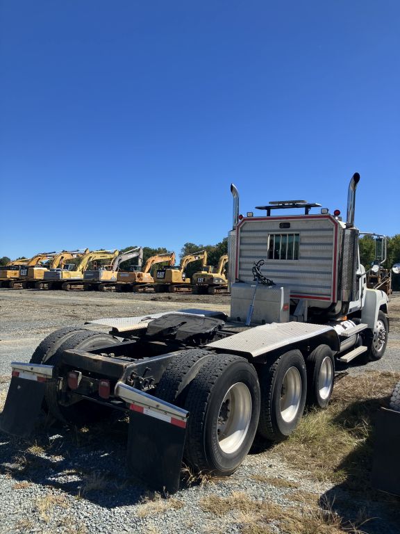 2004 Mack CH613