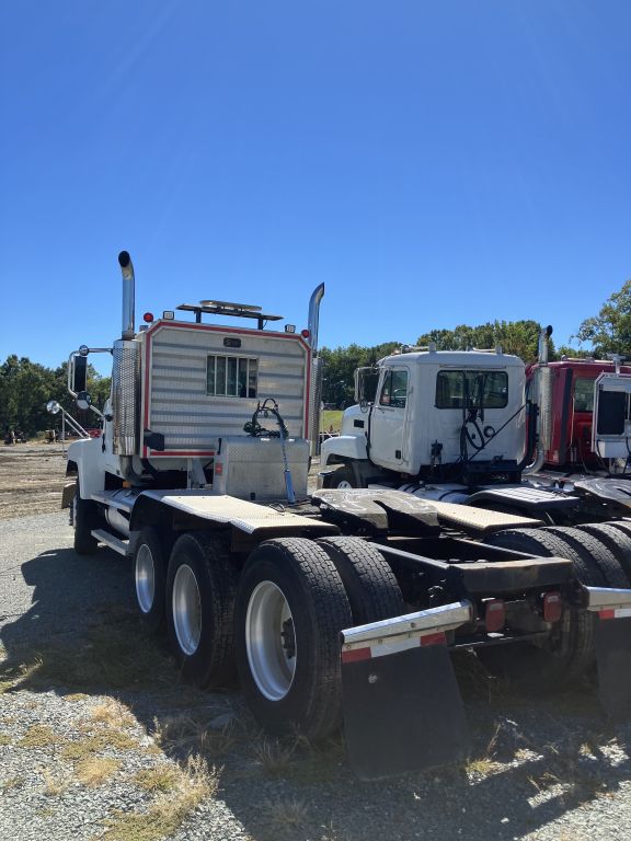 2004 Mack CH613