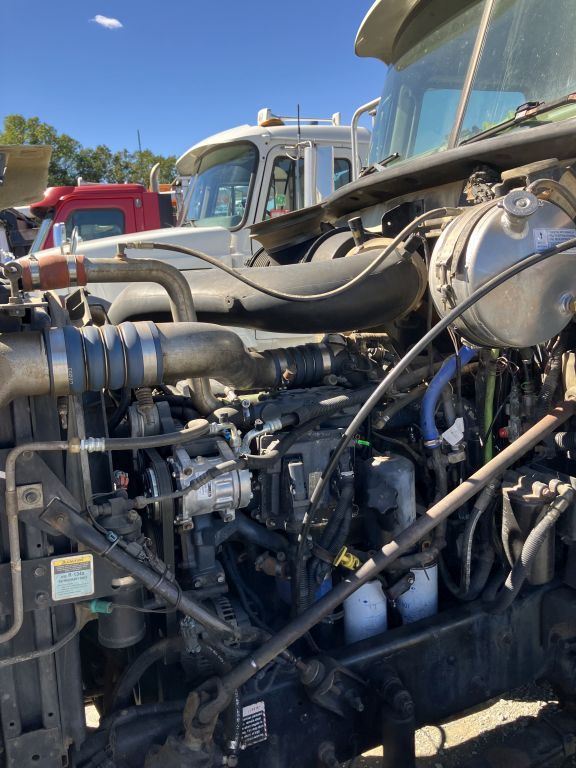 2004 Mack CH613