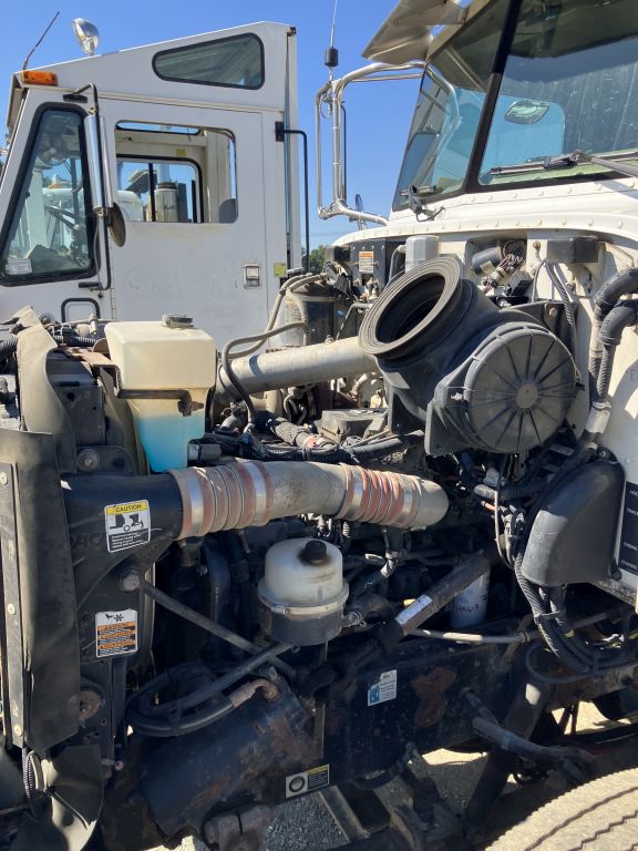 2009 Peterbilt PB335