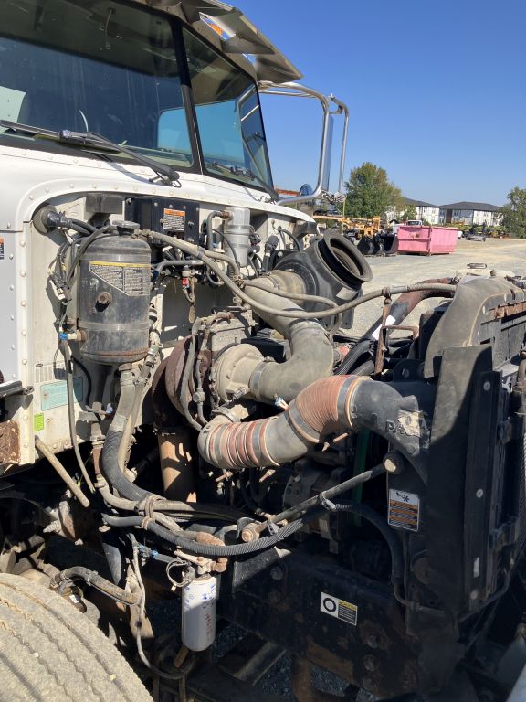2009 Peterbilt PB335