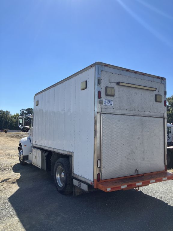2009 Peterbilt PB335