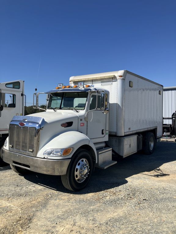 Photo of 2009 Peterbilt PB335