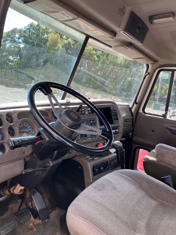 2002 Mack CH613
