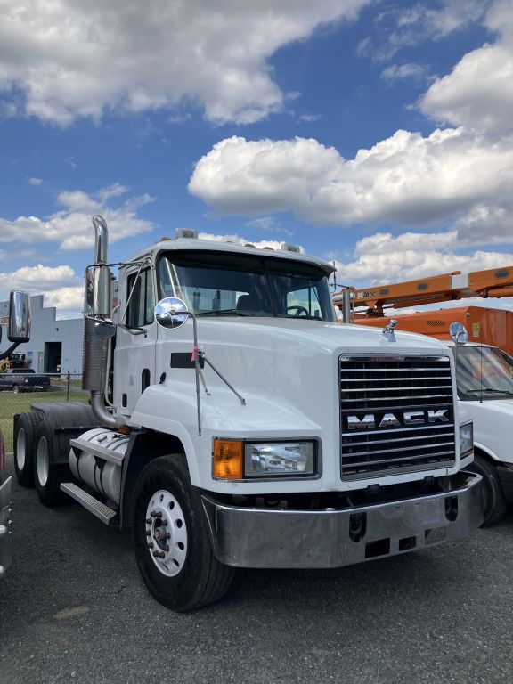 2002 Mack CH613