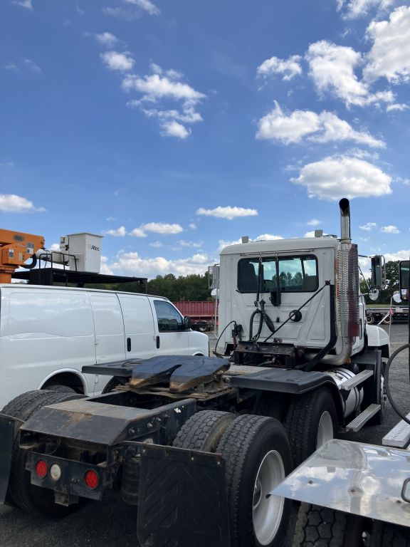 2002 Mack CH613