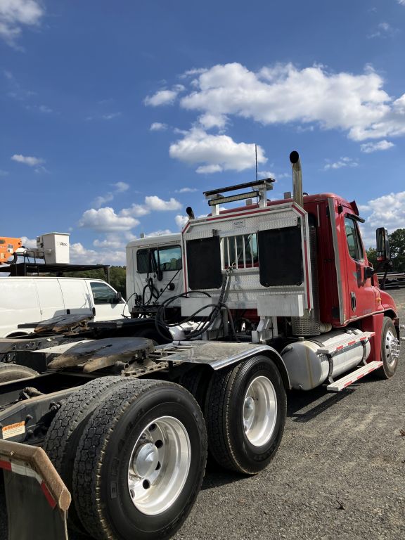 2010 Freightliner CASCADIA