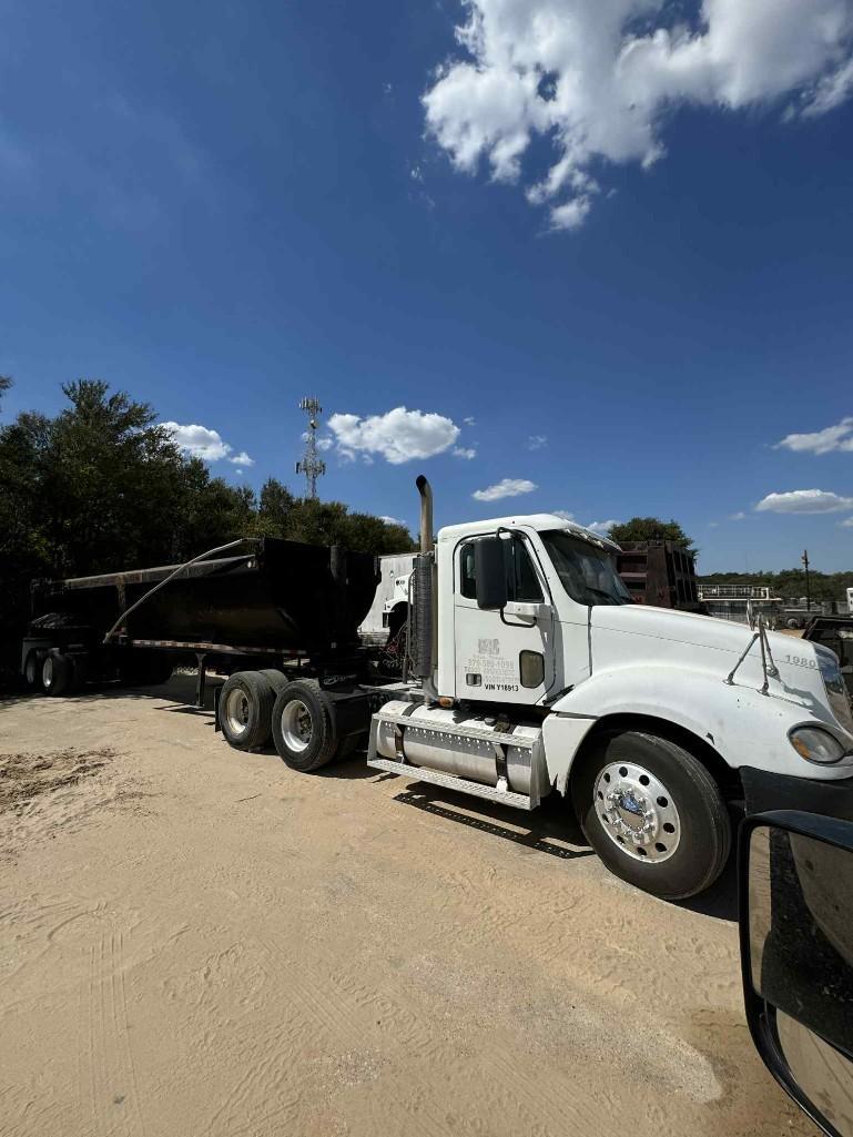 2007 Freightliner FLD120
