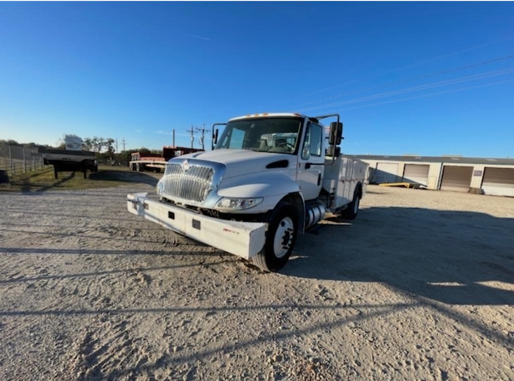 2017 International 4300SBA