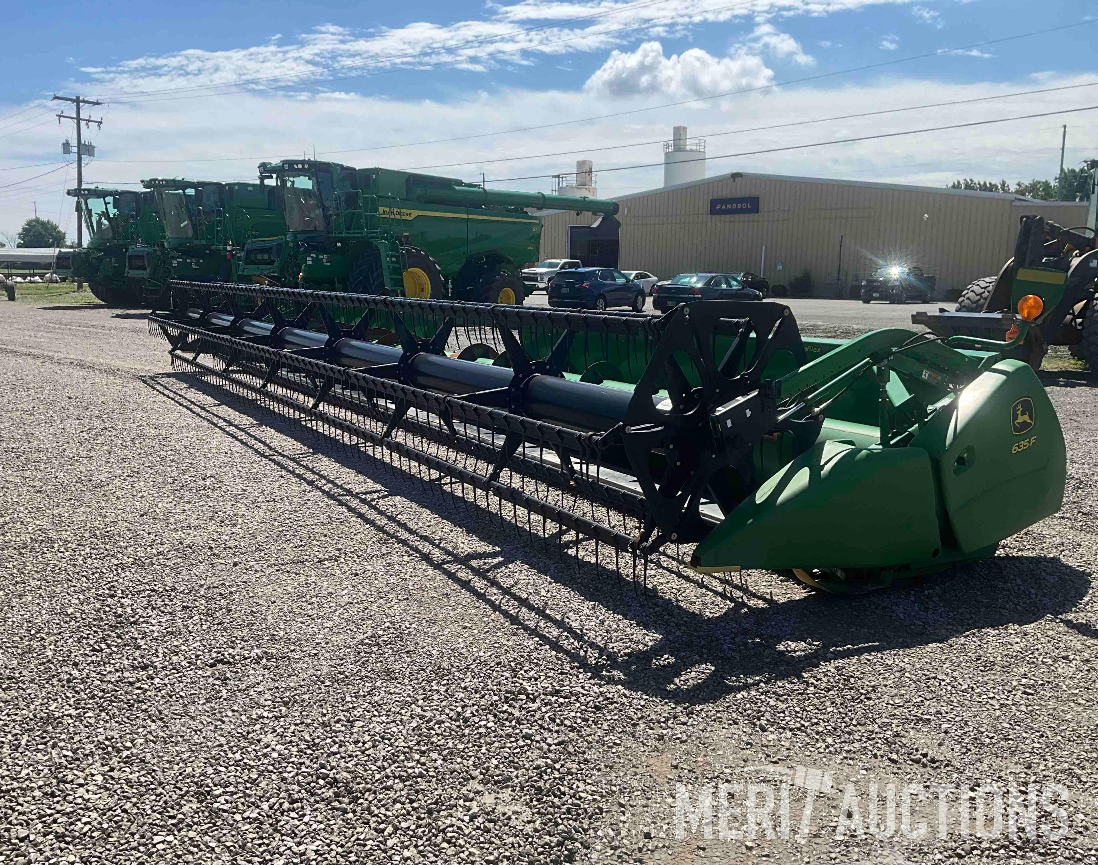 Photo of a 2014 John Deere 635F