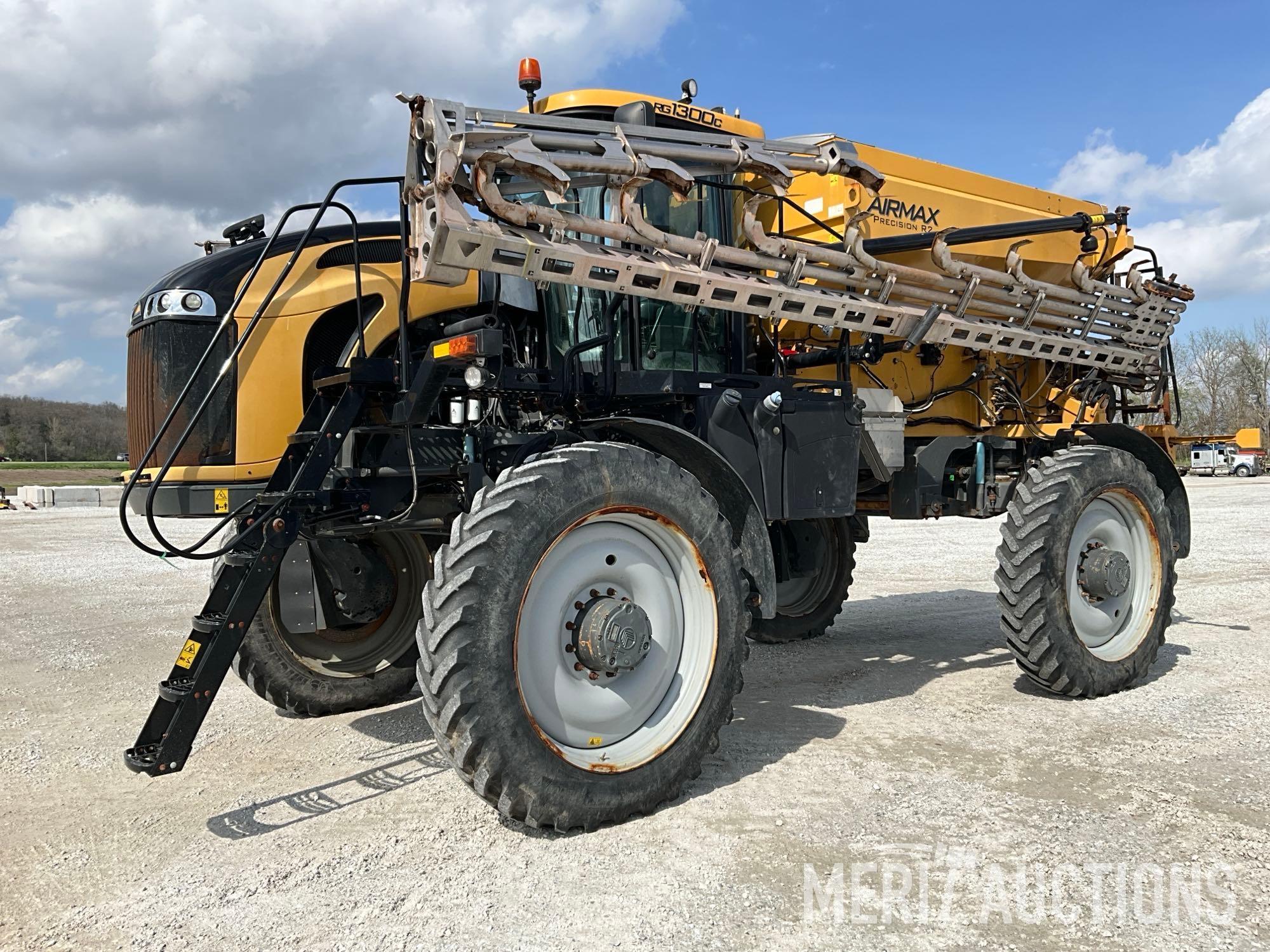 2020 RoGator RG1300C Air Box Spreader