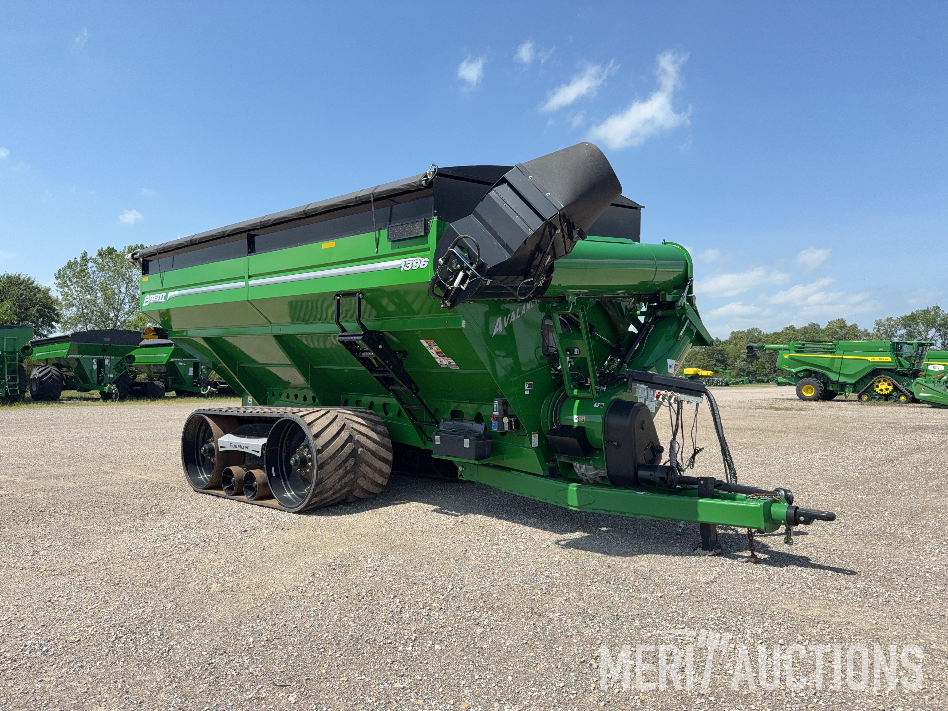 2022 Brent 1396 Grain Cart