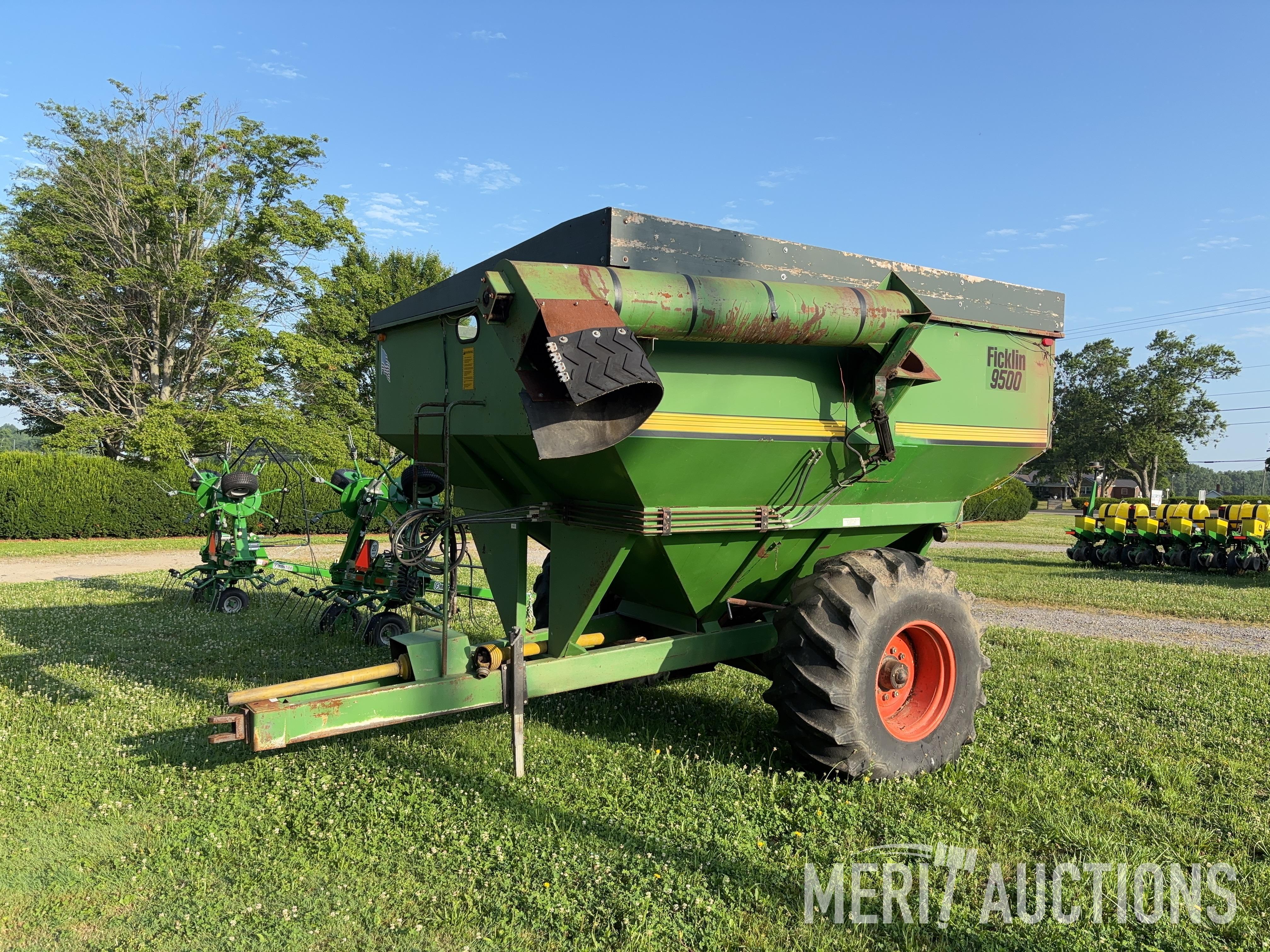 1995 Ficklin 9500 Grain Cart